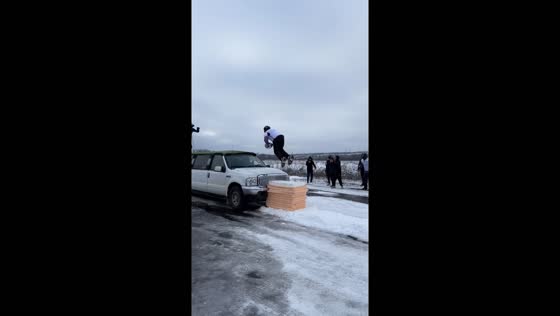 Limousine leap: goal-scoring stunt in Rostov-on-Don
