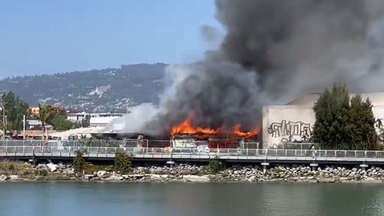 Fire breaks out at building on Alameda Ave, Oakland, California