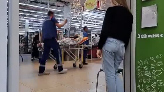 14-year-old girl gives birth during job interview at Belgorod shopping center