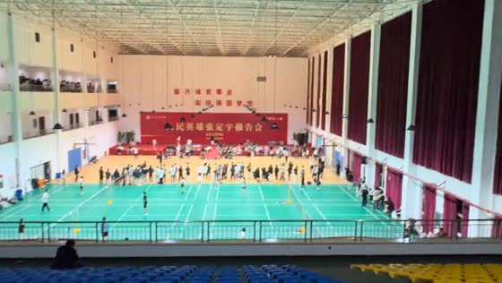 Incredible basketball shot from building astonishes crowd in Hubei, China