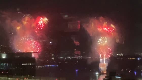 New York City lights up the sky: Independence Day fireworks spectacle