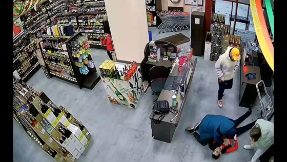Customer saves salesperson during cardiac arrest in Yekaterinburg, Russia