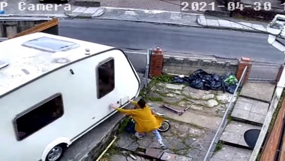 Man falls while fixing trailer, woman prevents crash in Cardiff, Wales, UK