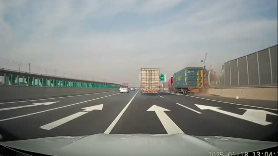 Dashcam captures truck crashing into and destroying road wall on Henan, China