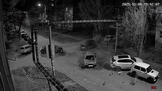 High-speed collision sends car spinning in Samara, Russia