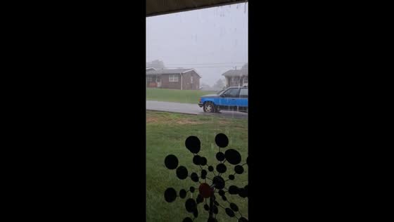 Heavy thunderstorm brings pounding rain and low visibility in Jacksonville, Alabama