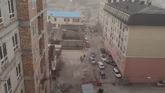 Caught on video: strong winds turn Bishkek, Kyrgyzstan dark and dusty