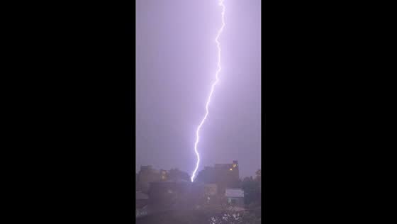 Massive hailstorm and severe thunderstorm hit Asunción, Paraguay