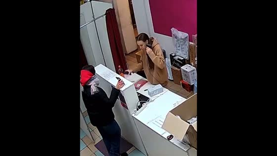 Woman mistakenly answers POS scanner as phone in Vitebsk, Belarus