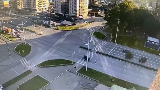 Pedestrian struck at Abakan crossing: driver's left turn ignored traffic priority