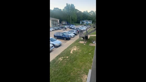 Man flees on foot after falling during police chase in Winnfield, Louisiana, USA