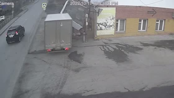 In the village of Russia, a truck demolished the porch of a grocery store!