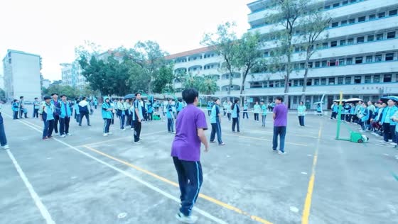 Student accidentally hits teammate with volleyball serve in Guangxi, China
