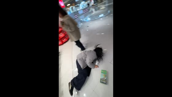 Reaction to unwanted Miniso mystery box figure in Zhejiang Province, China