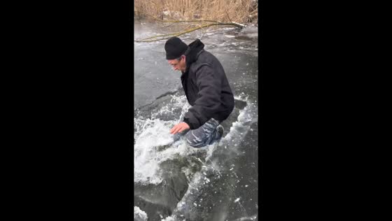 Icy plunge escape: daredevil tests frozen waters in Vyselki, Russia