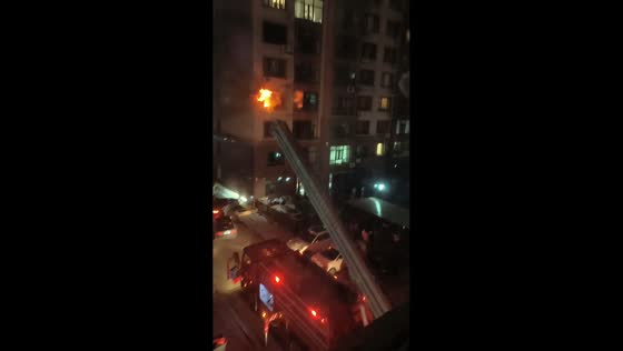Apartment fire erupts from high-rise building in Heilongjiang, China