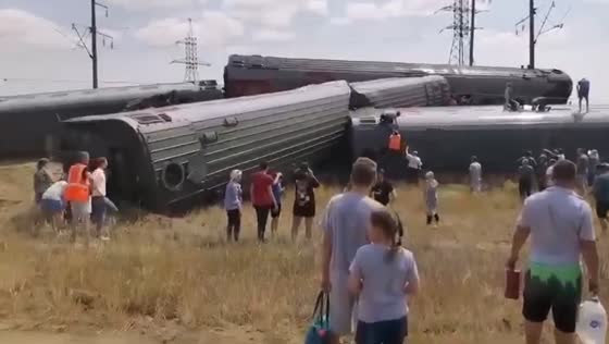 Eight carriages of train 491 derail in Volgograd region collision, 100 injured