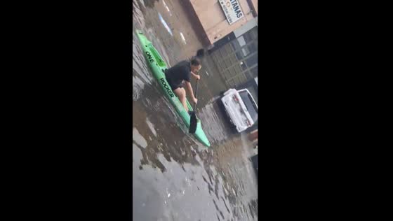 Buenos Aires' Gerli flooded: video shows kayaking through streets