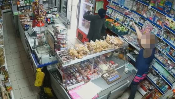 Not a very successful robbery of a 22-year-old boy who broke into a village store!