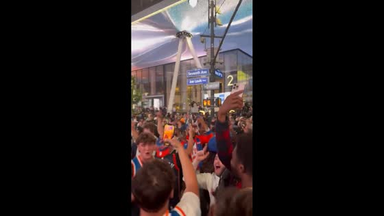 Knicks fans erupt in celebration after Game 4 win in New York, USA