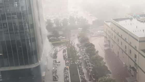 Heavy rain creates curtain of water in Hebei, China