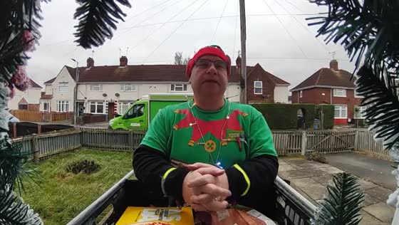 Delivery driver responds to humorous doorbell message in Hull