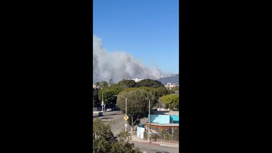 Rapidly growing wildfire near Temescal Canyon in Los Angeles, California, USA