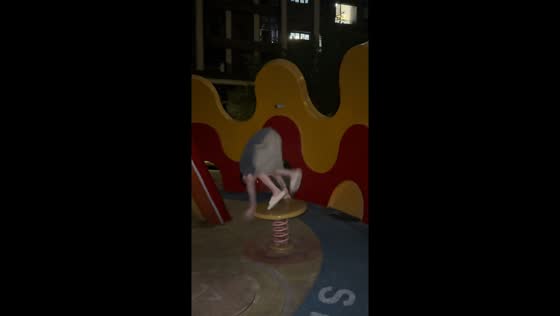 Boy falls off wiggly spring ride at playground in Sichuan, China