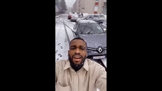 Snowfall excites residents in Paris suburbs, France