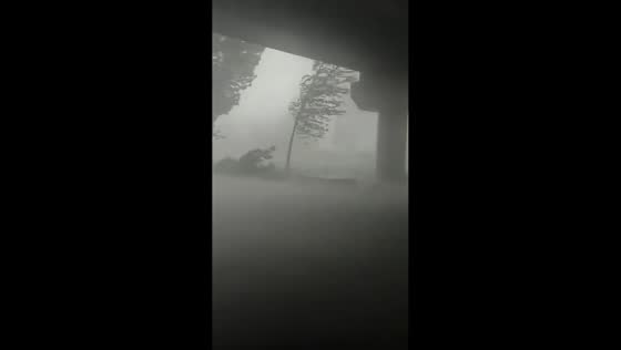 Powerful storm turns morning skies dark over Dezhou, China