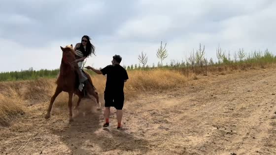 Horse bolts during riding session in Inner Mongolia, China