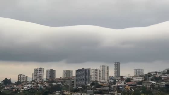 Massive lenticular clouds form above in Valparaíso, Chile