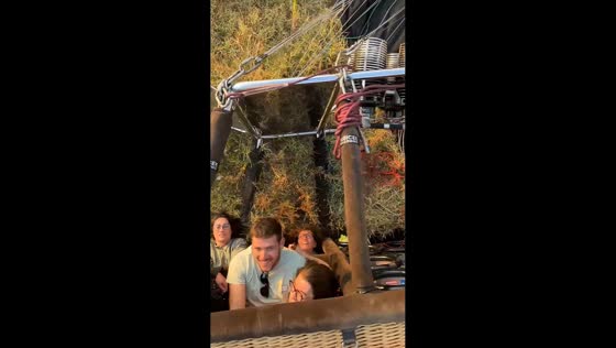 Hot air balloon makes hard landing in Saumur, France