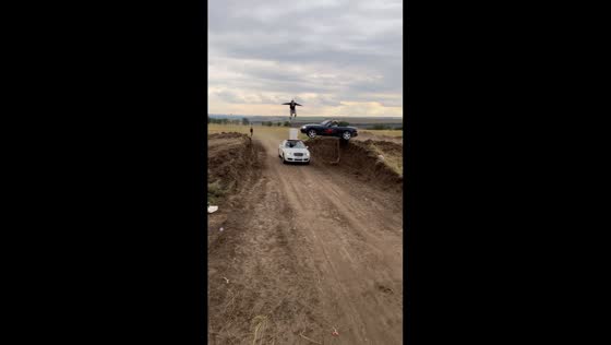 High-stakes stunt: daredevil leaps from moving car in Rostov-on-Don!