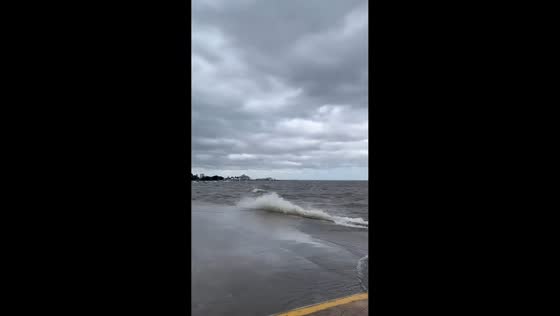 Tropical Storm Bertha pushes Lake Pontchartrain over seawall in New Orleans, USA