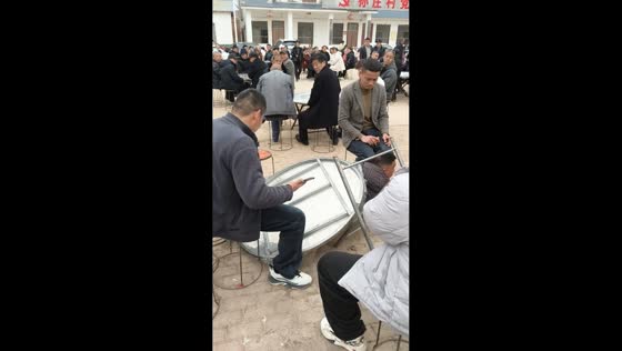 Man misses catch and tumbles off table during quick grab moment in Henan, China