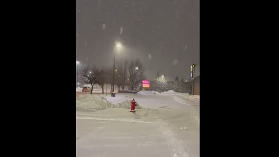 Heavy snowfall captured in Hilliard, Ohio
