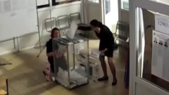 Video emerges of ballot box stuffing in St. Petersburg, Russia during presidential elections 