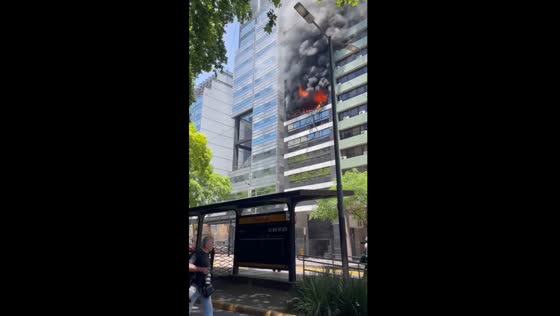 Blaze engulfs Buenos Aires office and apartment building in El Bajo District