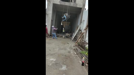 Man fails while acting as weight on lever in Mexico City, Mexico