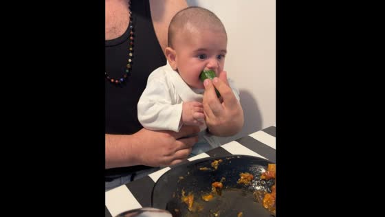 Child stops crying after suckling on cucumber in Bursa, Türkiye