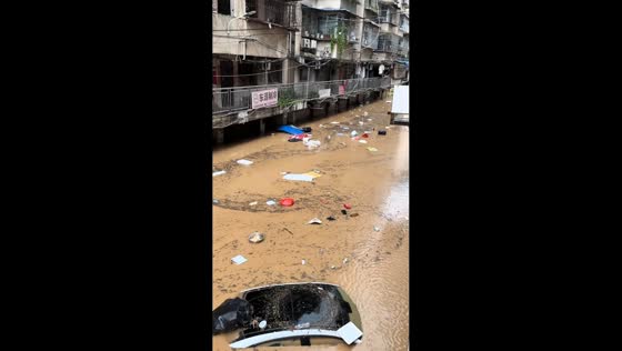 Severe flash flooding submerges residential streets in Zhangjiajie, China