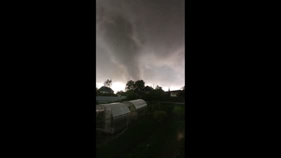 Powerful tornado crosses landscape in Sverdlovsk, Russia