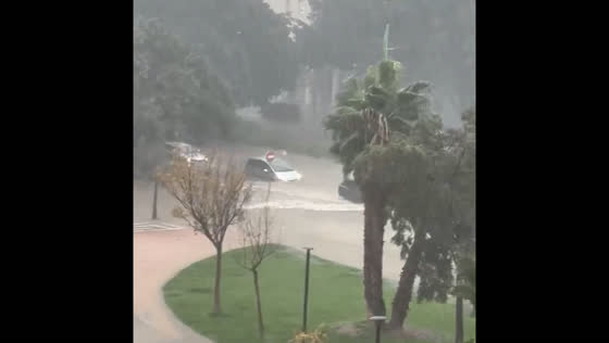 Heavy rains flood streets in Málaga