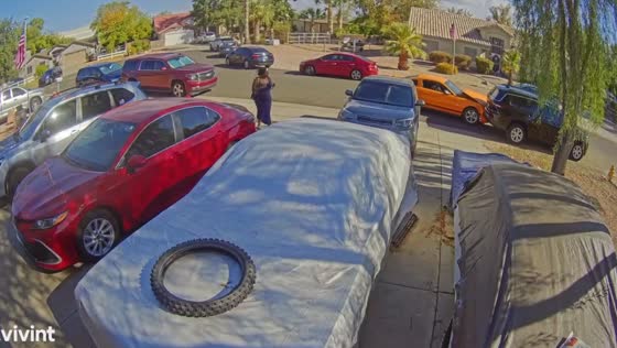 Mustang hits and runs on black jeep in Glendale, California