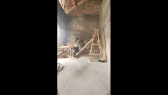 Man falls from makeshift scaffold while working in Banyumas, Indonesia