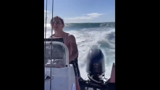 Boat ride through 3+ meter swell at Tallebudgera Creek, Queensland