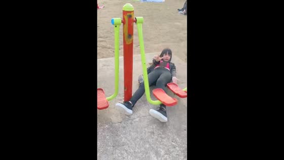 Girl falls while using outdoor air walker in Buenos Aires, Argentina