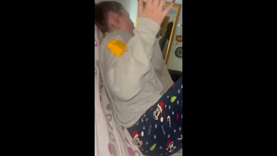 Hilarious sibling moment unfolds at home in Guadalajara, Spain