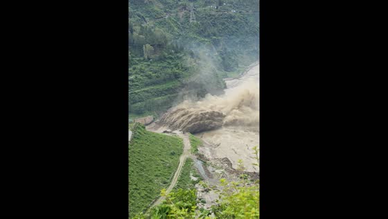 Cloud burst causes flooding and dam break at Pandoh Dam, Himachal Pradesh, India